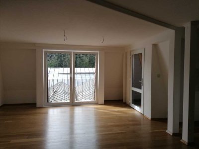 Schöne und modernisierte 3-Raum-Wohnung mit EBK in Halstenbek