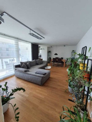 Freie 2-Zimmer-Eigentumswohnung mit Balkon & TG-Stellplatz in FFM-Riedberg (ab 01/2026), von privat