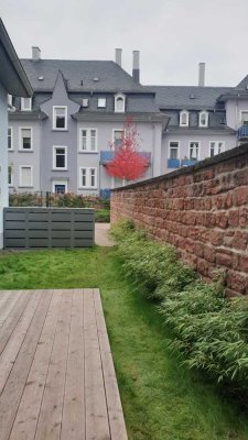 Apartment mit 4 Zimmer, Parkplatz und kleine Terrasse & Garten