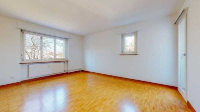 Helle 3-Zimmer Wohnung im 3. OG mit Garage in München Am Hart