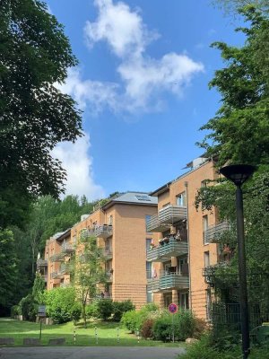 Hoch hinaus in Marmstorf! 4-Zi-DG-Wgh mit Einbauküche und Dachterrasse mit Blick ins Grüne