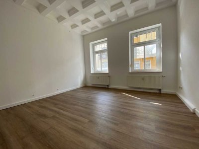 Renovierte 3-Raum-Wohnung im EG mit Loggia