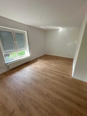 Moderne freundliche EG-Wohnung mit Terrassse