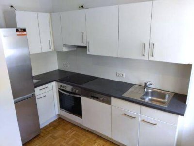 Neuwertiger 2 ZIMMER-Altbau + extra Küche möbliert mit Fenster + Bad mit Dusche/Fenster + extra WC!