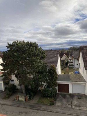 Ruhige sonnige 2,5 Zimmer Dachgeschosswohnung in Stuttgart-Riedenberg