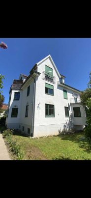 Modernisierte Wohnung mit zwei Zimmern und Einbauküche in Rottenburg