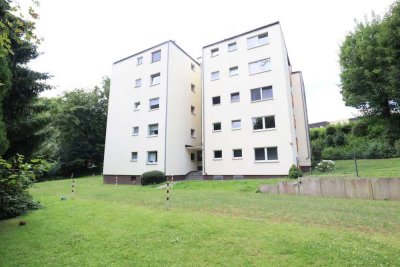 2-Zimmer-Wohnung im EG mit Loggia, Einbauküche und modernem Bad