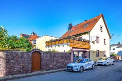 Schöneck-Oberdorfelden: Charmantes Einfamilienhaus mit flexibel gestaltbarer Laden- / Bürofläche