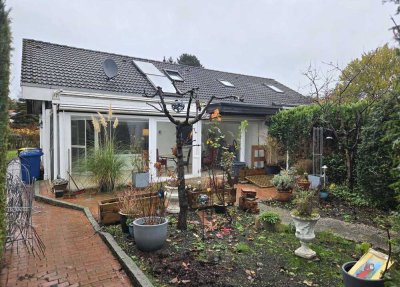 Modernisierte Doppelhaushälfte in Kantors Garten mit Wintergarten und Garage