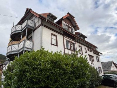 Ihre neue Lebensbasis!
Gemütliche 2 Zi.-DG Wohnung in Gernsbach