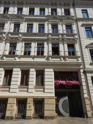 2-Raum-Wohnung im ruhigen Hinterhaus mit EBK und Wannenbad