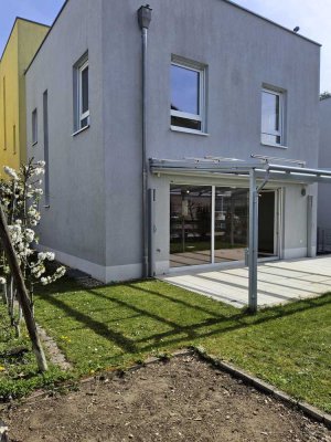 Maisonette-Wohnung mit schönen S/W-Garten + überdachter Terrasse + Stellplätze