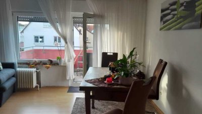 3 Zimmer Wohnung -  mit Balkon und Garage!!!