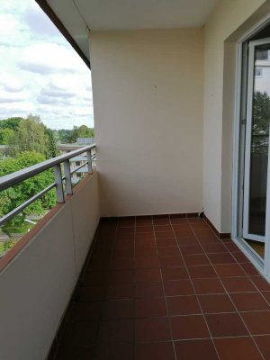 Modernisierte 1-Zimmer Wohnung mit Balkon im 6. OG in Quickborn