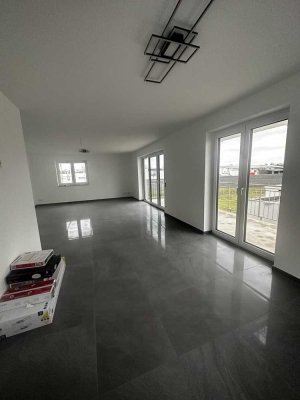 Neuwertige 4-Zimmer-Wohnung mit Balkon in Einhausen