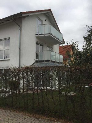 Schöne gut geschnittene 3-Zimmerwohnung in Karben/Burg-Gräfenrode m. EBK