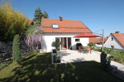Unique Freestanding House with builtin Kitchen and beautiful Yard