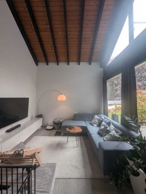Modernes und möbliertes Split-Level-Haus direkt am Wald