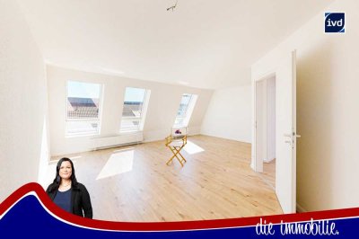 ***1. Monat Kaltmietfrei! - 3 Zimmer - frisch reoviert - Stadtfeld Ost - Dachgeschoss - Fahrstuhl***