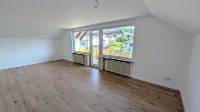Großzügige, helle DG-Wohnung - 2 ZKB - Erstbezug nach Sanierung - Großen-Buseck