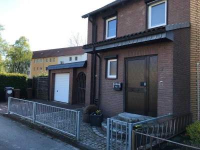 Erstbezug nach Renovierung - charmantes Reihenendhaus mit 4 Zimmern in Lübeck-Kücknitz