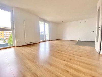 Schöne 3-Zi.-Whg. im 1.OG mit Westbalkon in Mitterfelden.