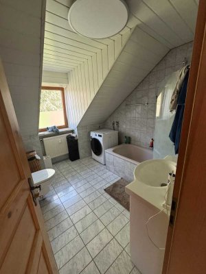 Helle 3,5-Zimmer Dachgeschosswohnung mit Balkon in Eching