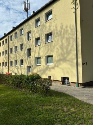 Wir renovieren für Sie! 3 Zimmer Wohnung mit Garten und Balkon im modernisierten Objekt!