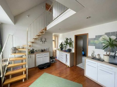 Charmante 2-Zimmer-Wohnung mit zusätzlicher Maisonette-Etage und Stellplatz in Reichenschwand