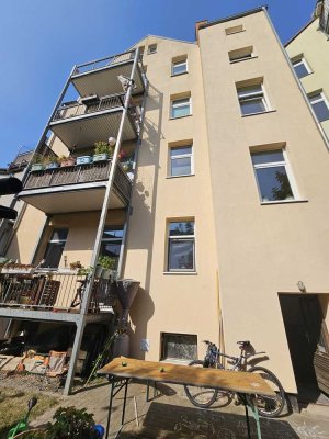 Schöne 4-Raum-Wohnung mit Balkon im begehrten Zentrum Rostocks (Kapitalanlage)