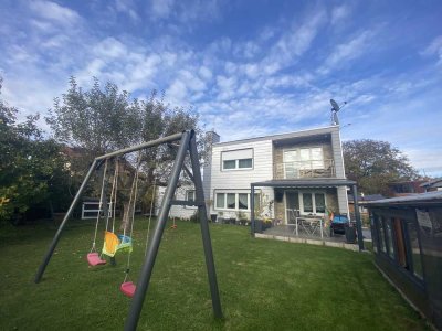 Gepflegtes Einfamilienhaus mit großem Garten, Kaminzimmer & Terrasse in ruhiger Lage