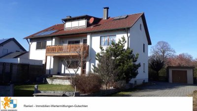 Mehrgenerationshaus - 3 Familienhaus mit großem Grundstück, Terrasse, Balkon und Garagen