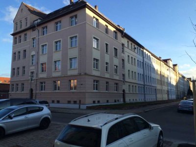 Schöne 2 Zimmer Wohnung mit EBK!