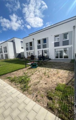 Erstbezug - 5-Raum-Reihenhaus mit Garten und EBK in Bad Schwartau