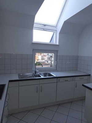 Gepflegte 3,5-Zimmer Maisonette-Wohnung im 4. OG in Neuss