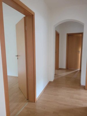 Gepflegte 3-Raum-EG-Wohnung mit Balkon in Dammbach