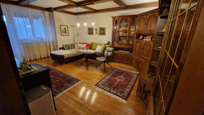 Gepflegte 3-Zimmer-Eigentumswohnung mit großem Balkon, neuem Lift &amp; Parkplatz