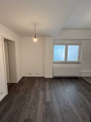 Reduziert! JETZT 670 € KM: kernsanierte 2‑Zi.-EG‑Wohnung, 46 m², Keller – optional Stellplatz