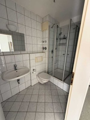 Schöne & helle Wohnung mit Balkon!
