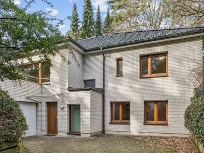 Aufwendig saniertes Einfamilienhaus mit Einliegeroption auf traumhaftem Grundstück in HH-Hausbruch