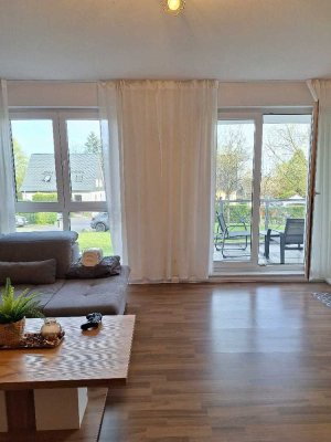 Gepflegte, helle 2-Zimmer Wohnung im Grünen mit Balkon im 1. OG
