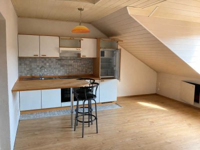 2-Zimmer-Dachgeschosswohnung mit Einbauküche in Ingolstadt Mitte, 34 m², ab 01.05.2026