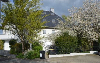 Chemnitz-Adelsberg- Sehr große 1-Raum-Dachgeschosswohnung mit Südbalkon und ausgebautem Dachbereich