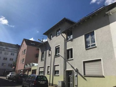 Großzügige 2 Zimmer-Wohnung in ruhiger/zentraler Lage von Alt-Saarbrücken