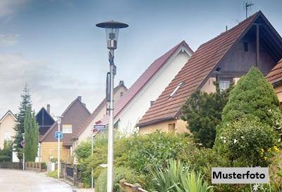 Einfamilienhaus mit Garage