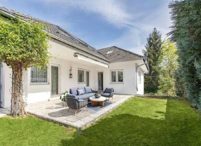 RESERVIERT: Wohnen wie im Haus: 5-Zimmer-Wohnung mit Terrasse und Garten