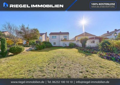 Sie hier? Wir auch! Einfamilienhaus mit Garage in angenehmer und beliebter, ruhiger Wohnlage