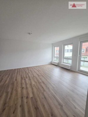 3-Raum mit Balkon, Tiefgarage und Stellplatz!