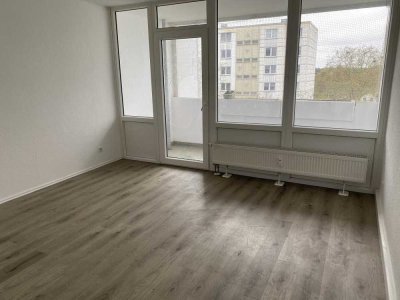 **BEZUGSFERTIGE 2-ZIMMERWOHNUNG**MODERNES BAD**BALKON**