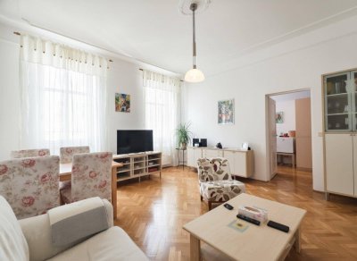 Charmante 3-Zimmer-Altbauwohnung in ruhiger Lage